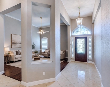 2913 Bellerive Drive - Photo Thumbnail 2