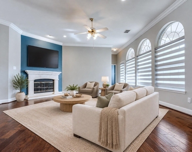 2913 Bellerive Drive - Photo Thumbnail 7