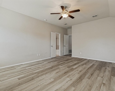 11800 Kurth Drive - Photo Thumbnail 18