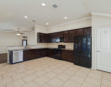 11800 Kurth Drive - Photo Thumbnail 7