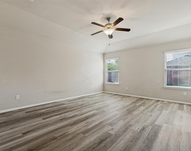11800 Kurth Drive - Photo Thumbnail 17