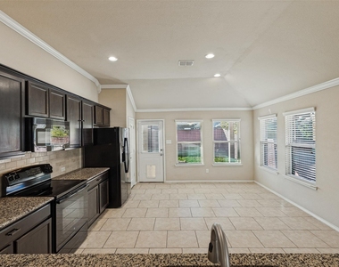 11800 Kurth Drive - Photo Thumbnail 6
