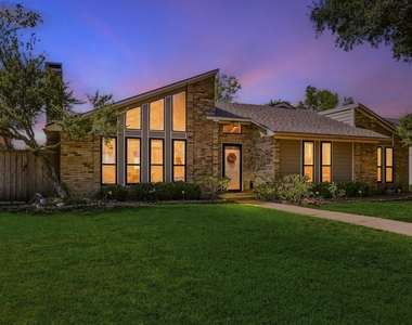 924 Thoreau Lane - Photo Thumbnail 2