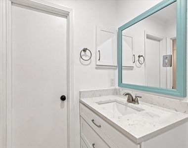 924 Thoreau Lane - Photo Thumbnail 17