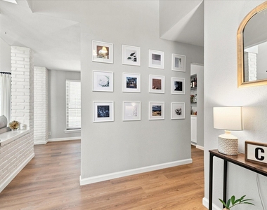 924 Thoreau Lane - Photo Thumbnail 4