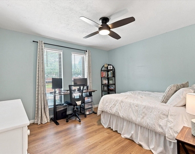 924 Thoreau Lane - Photo Thumbnail 19