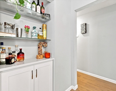 924 Thoreau Lane - Photo Thumbnail 12