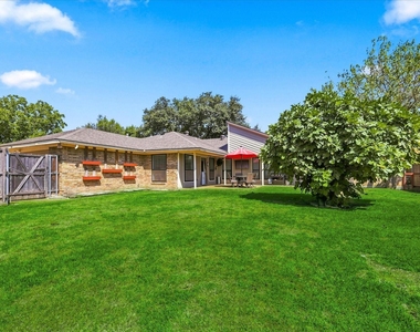 924 Thoreau Lane - Photo Thumbnail 26