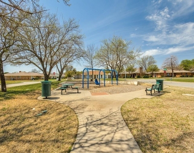 924 Thoreau Lane - Photo Thumbnail 33