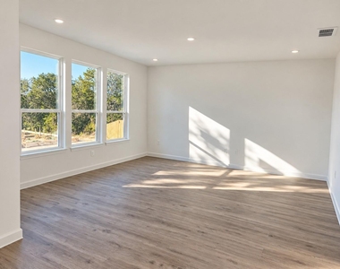928 Apache Ridge Road - Photo Thumbnail 2