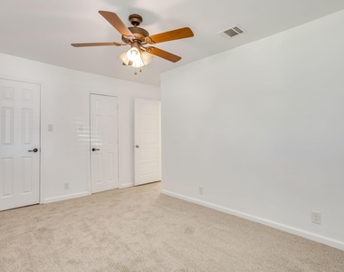906 Euclid Street - Photo Thumbnail 6
