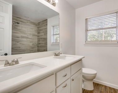 906 Euclid Street - Photo Thumbnail 9