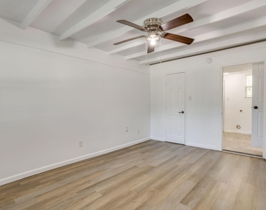 906 Euclid Street - Photo Thumbnail 3