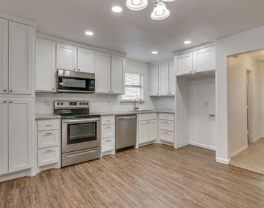906 Euclid Street - Photo Thumbnail 5