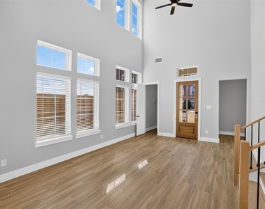 4484 Burge Avenue - Photo Thumbnail 6