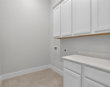 4484 Burge Avenue - Photo Thumbnail 13