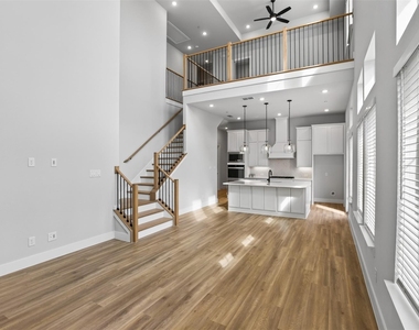 4484 Burge Avenue - Photo Thumbnail 5