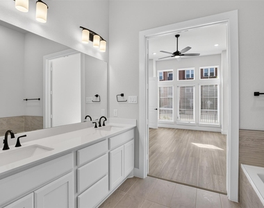 4484 Burge Avenue - Photo Thumbnail 4