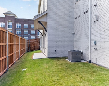 4484 Burge Avenue - Photo Thumbnail 27