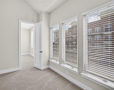 4484 Burge Avenue - Photo Thumbnail 25