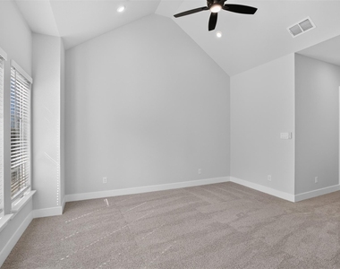 4484 Burge Avenue - Photo Thumbnail 24