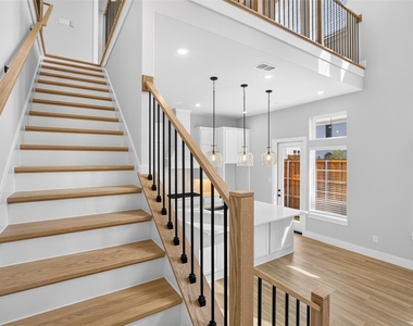 4484 Burge Avenue - Photo Thumbnail 15