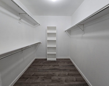 108 Cherokee Drive - Photo Thumbnail 10