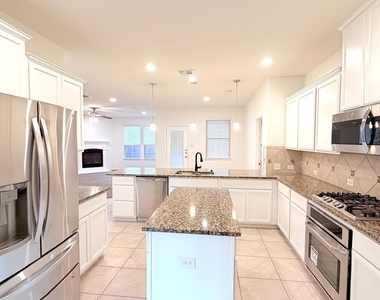 10020 Kemah Place - Photo Thumbnail 7