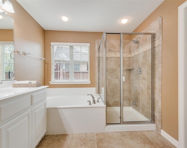 7816 Royal Gorge Lane - Photo Thumbnail 11