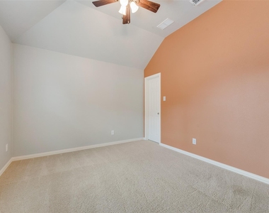 7816 Royal Gorge Lane - Photo Thumbnail 17
