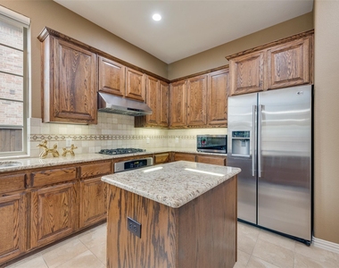 7816 Royal Gorge Lane - Photo Thumbnail 4