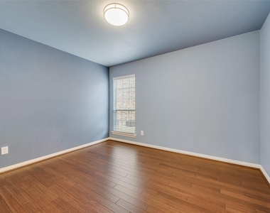 7816 Royal Gorge Lane - Photo Thumbnail 14