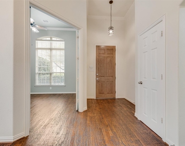 7816 Royal Gorge Lane - Photo Thumbnail 6