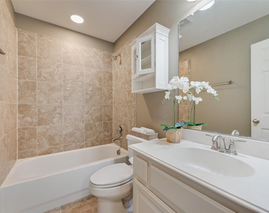 7816 Royal Gorge Lane - Photo Thumbnail 13