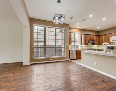 7816 Royal Gorge Lane - Photo Thumbnail 2