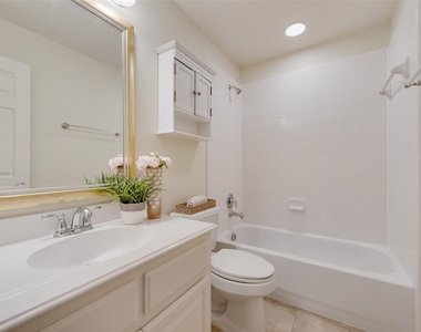 7816 Royal Gorge Lane - Photo Thumbnail 16