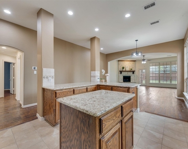 7816 Royal Gorge Lane - Photo Thumbnail 5