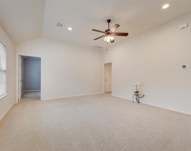 7816 Royal Gorge Lane - Photo Thumbnail 15