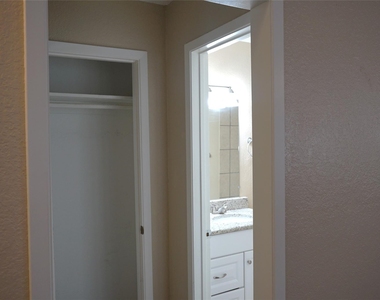 122 S Pipeline Road W - Photo Thumbnail 7