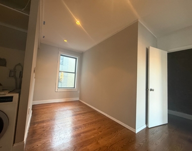 326 East 100th Street - Photo Thumbnail 7