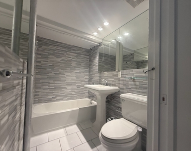 326 East 100th Street - Photo Thumbnail 4