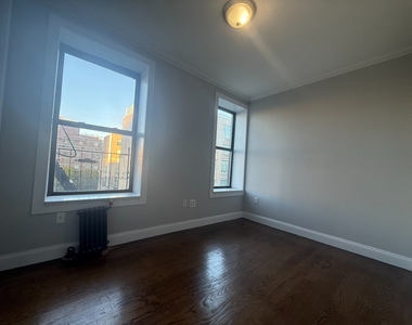 326 East 100th Street - Photo Thumbnail 3