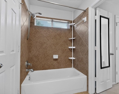 2712 Thorncreek Lane - Photo Thumbnail 25