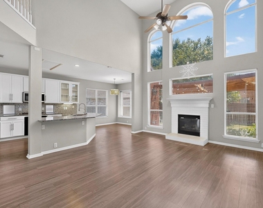 2712 Thorncreek Lane - Photo Thumbnail 3
