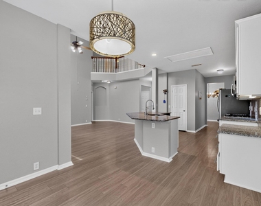2712 Thorncreek Lane - Photo Thumbnail 8