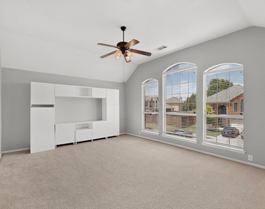 2712 Thorncreek Lane - Photo Thumbnail 17