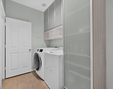 2712 Thorncreek Lane - Photo Thumbnail 32