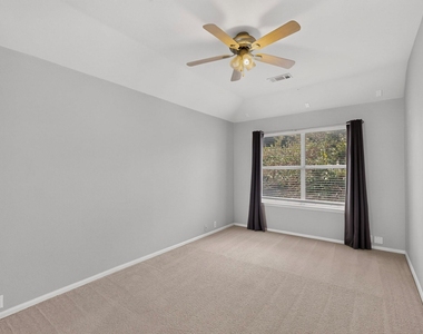 2712 Thorncreek Lane - Photo Thumbnail 22