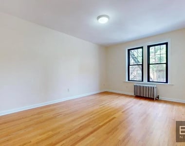 218 West 10th Street - Photo Thumbnail 4