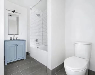 991 St Johns Pl Crown Heights - Photo Thumbnail 3